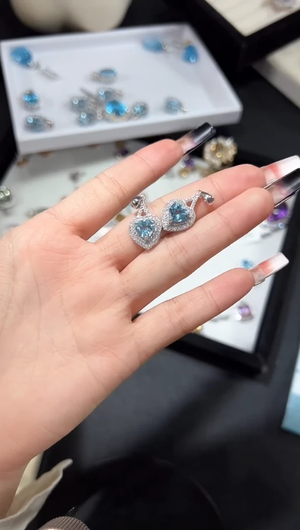 吊坠(不含链)银S925镶嵌托帕石10h多样性发其一【1个】