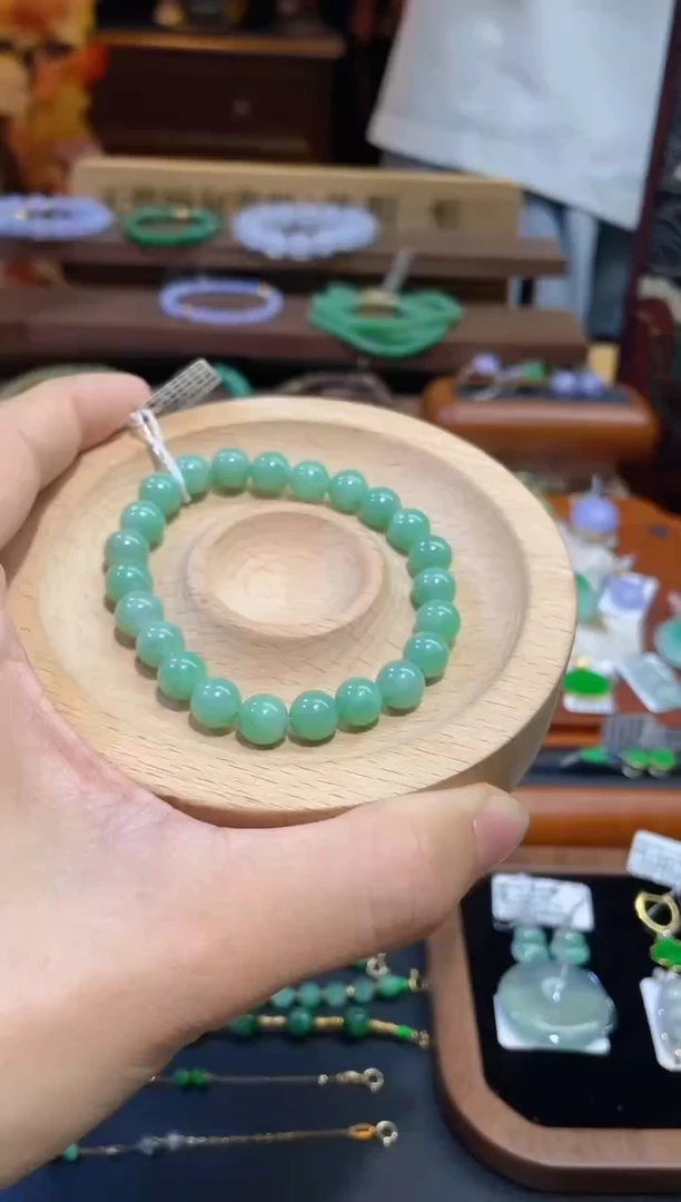 颈饰未镶嵌翡翠假一赔三