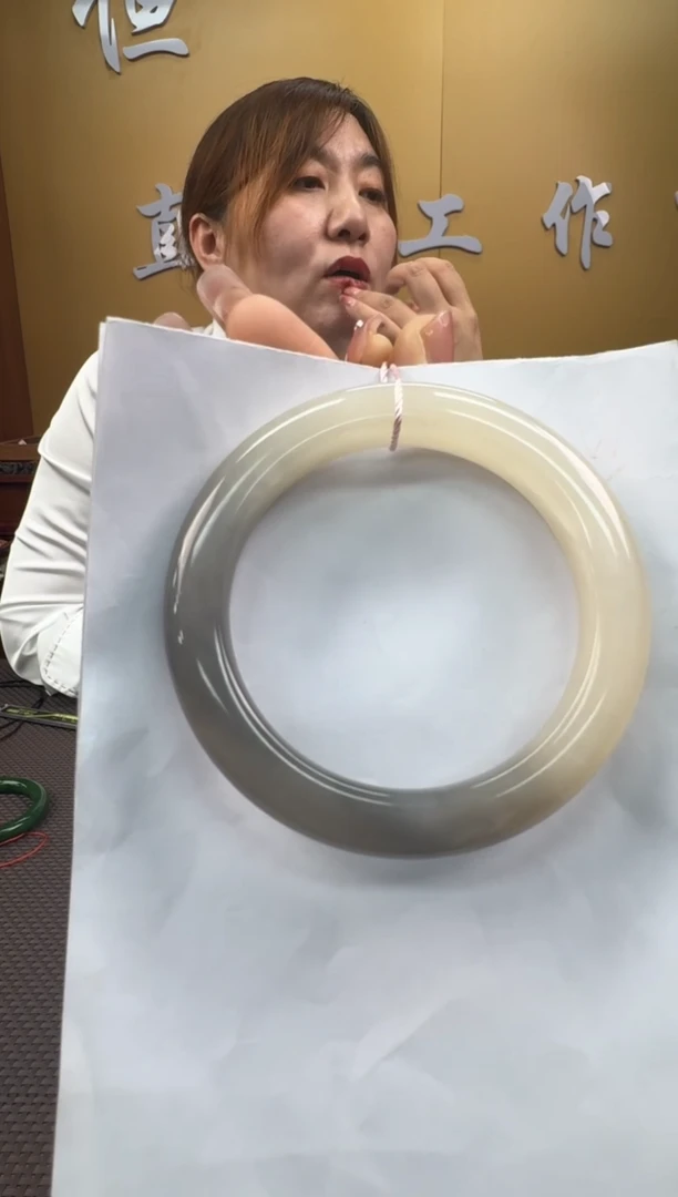 【闪购商品】和田玉手镯未镶嵌58