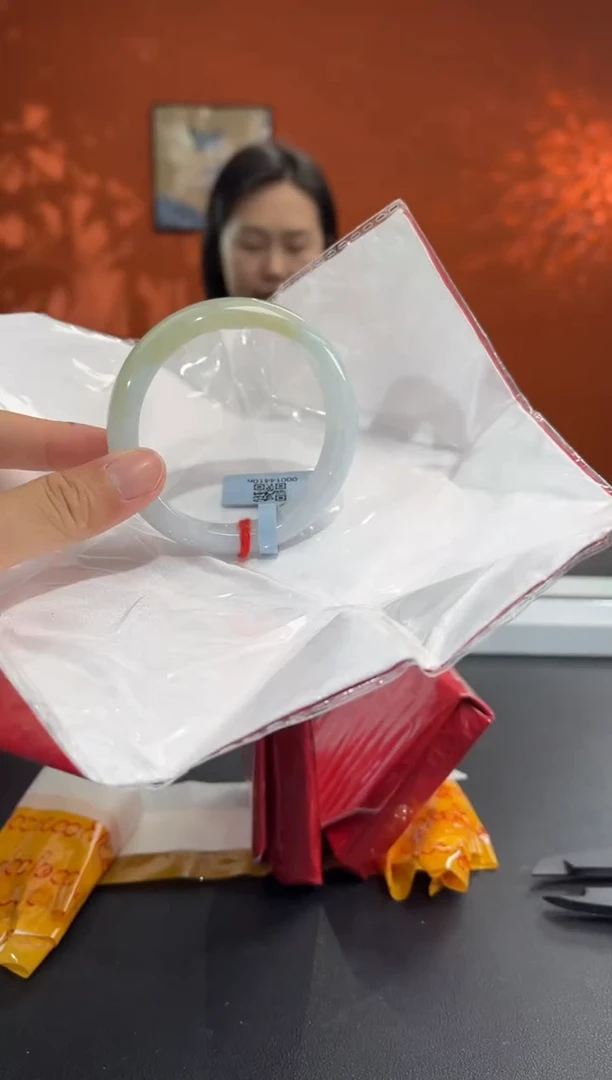 未镶嵌手镯翡翠8