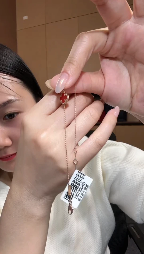 【闪购商品】玛瑙/玉髓手鏈18K金镶嵌红色k黄，单花四叶草手链GHJ