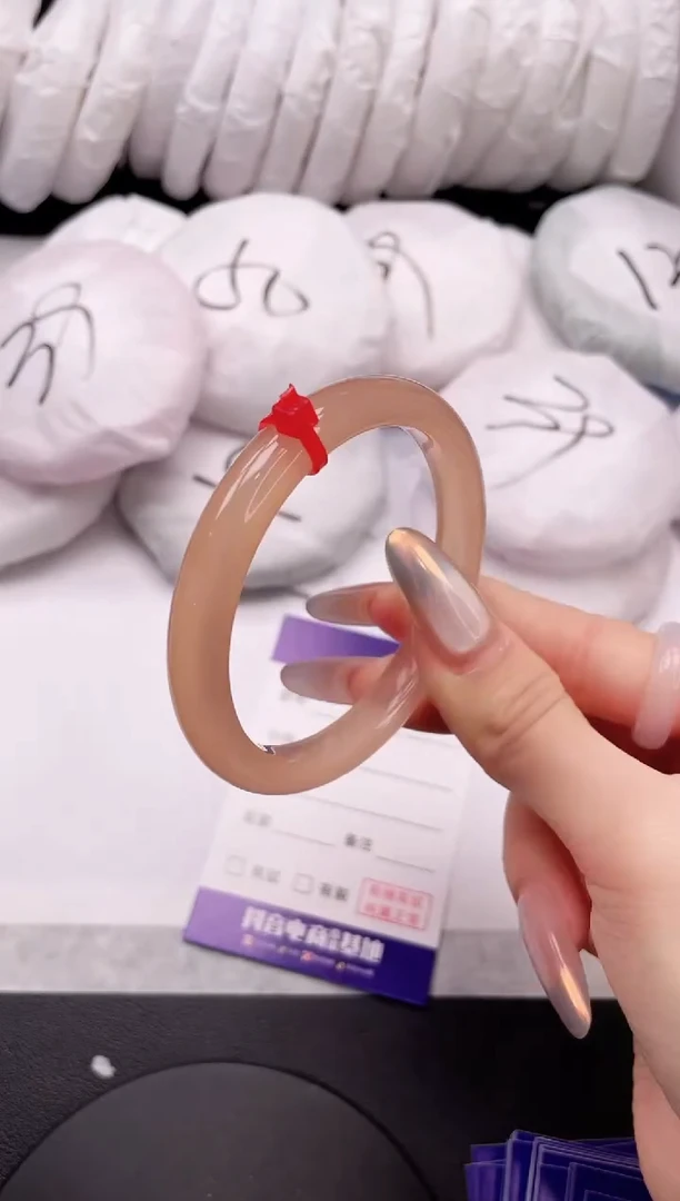 【闪购商品】石英质玉手镯未镶嵌17K112-55