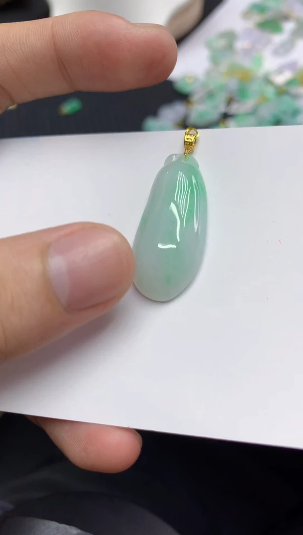翡翠18K金镶嵌颈饰1111111111