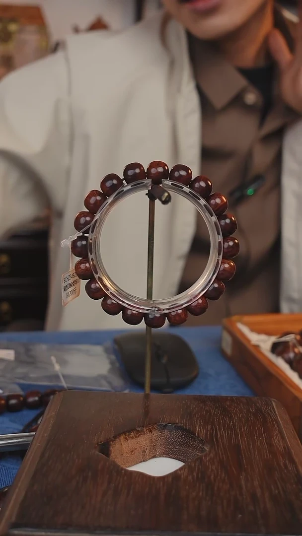 【闪购商品】木海南红降老型珠