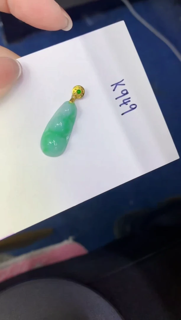 颈饰未镶嵌翡翠缅甸天然翡翠A货