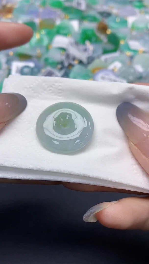 翡翠未镶嵌颈饰天然缅甸a货翡翠