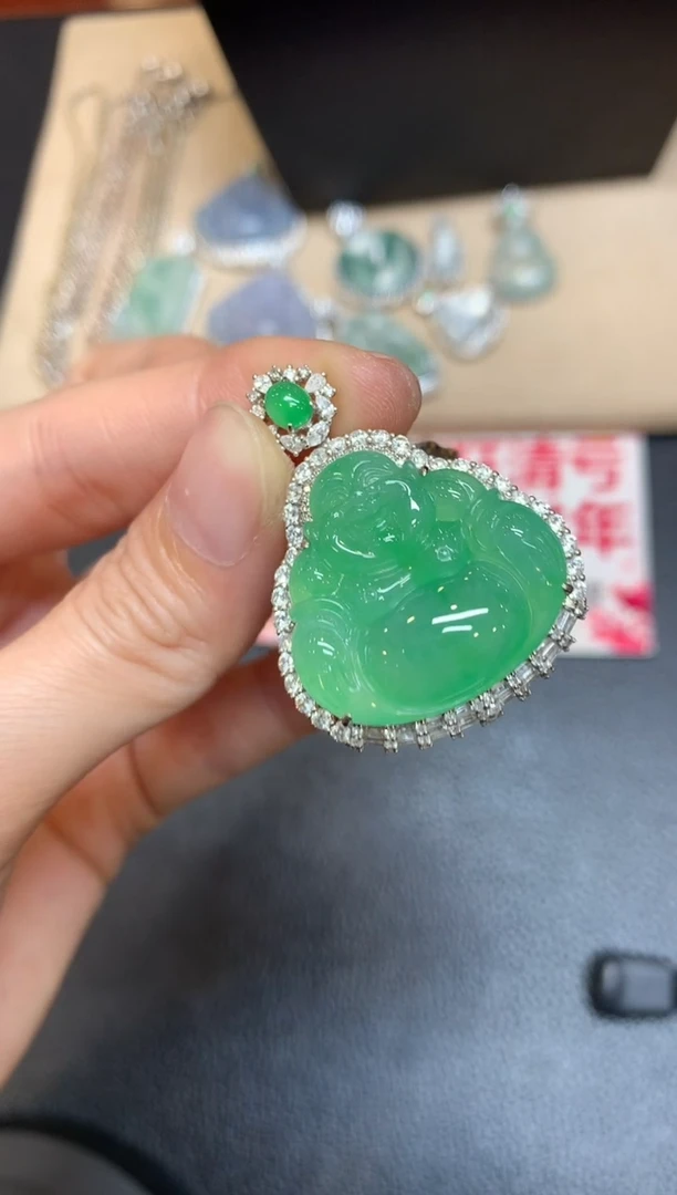 【闪购商品】翡翠吊坠(不含链)18K金镶嵌佛公【无服务费