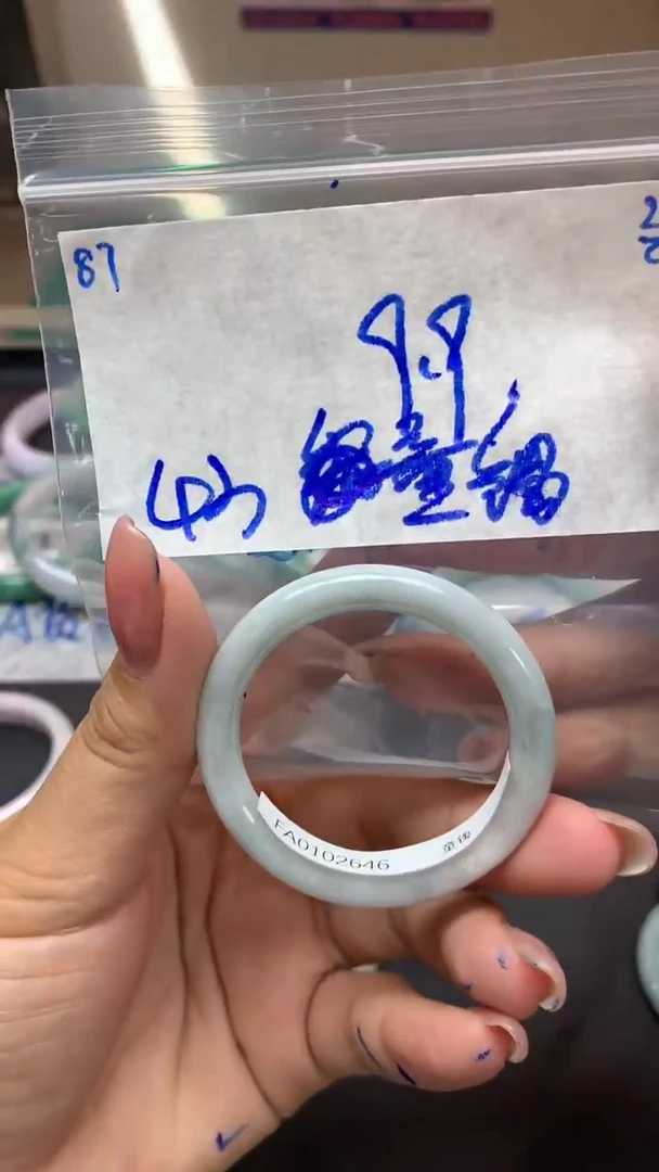 未镶嵌定制翡翠87翡翠毛货需精细抛光手镯多样性拍一发一