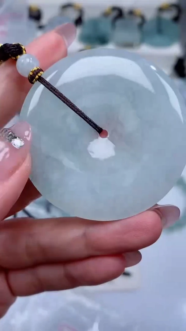 颈饰未镶嵌翡翠吊坠