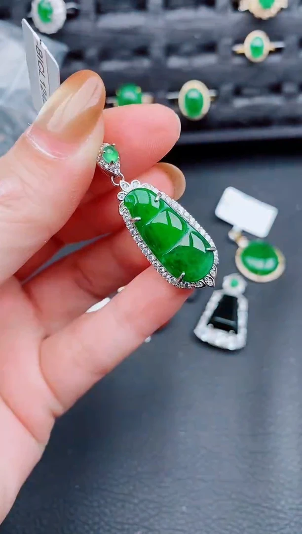 【闪购商品】翡翠颈饰银S925镶嵌天然a货翡翠396