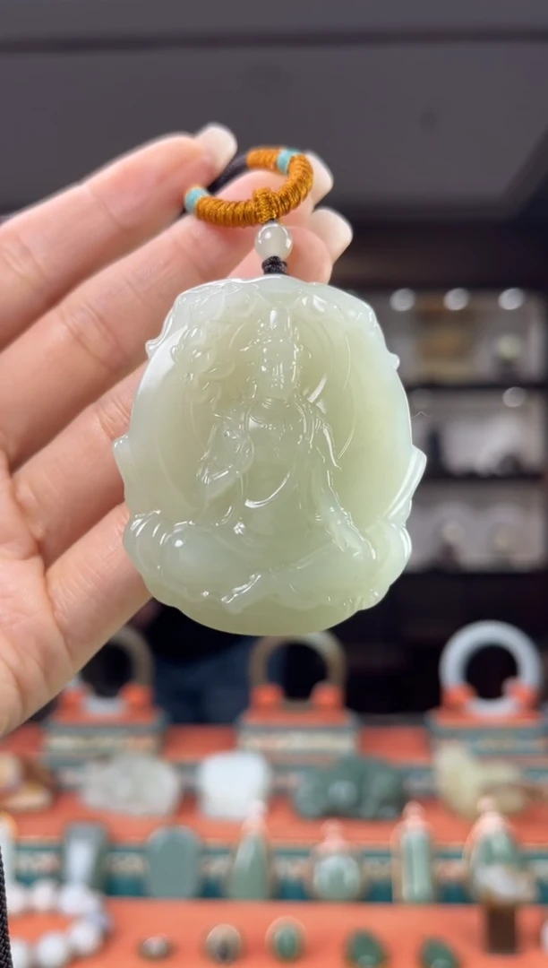 颈饰未镶嵌和田玉佩佩