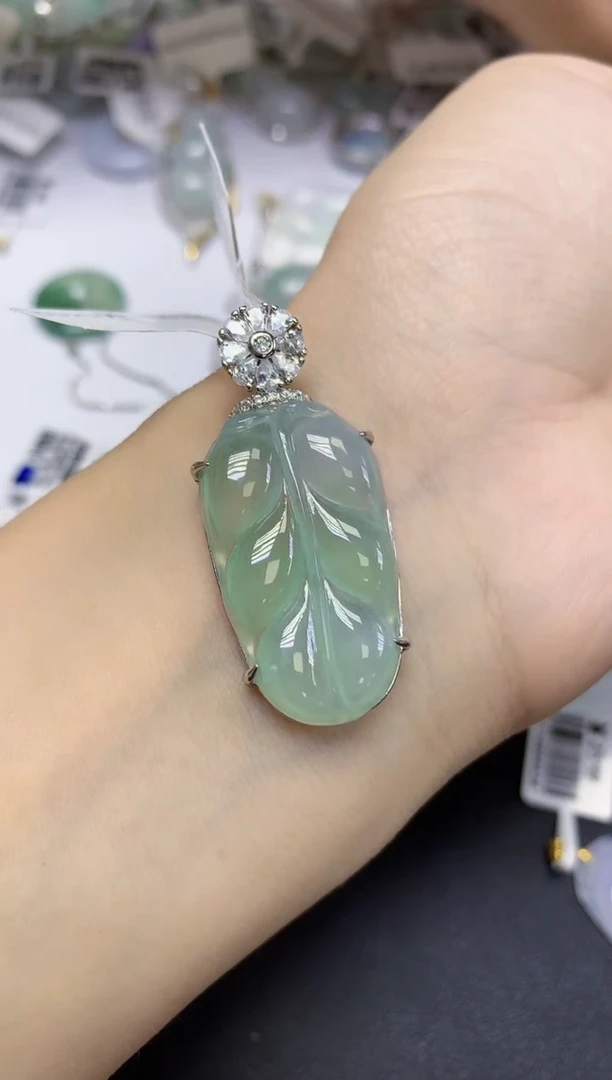 颈饰未镶嵌翡翠天然缅甸翡翠A货百元以上9元证书费自理