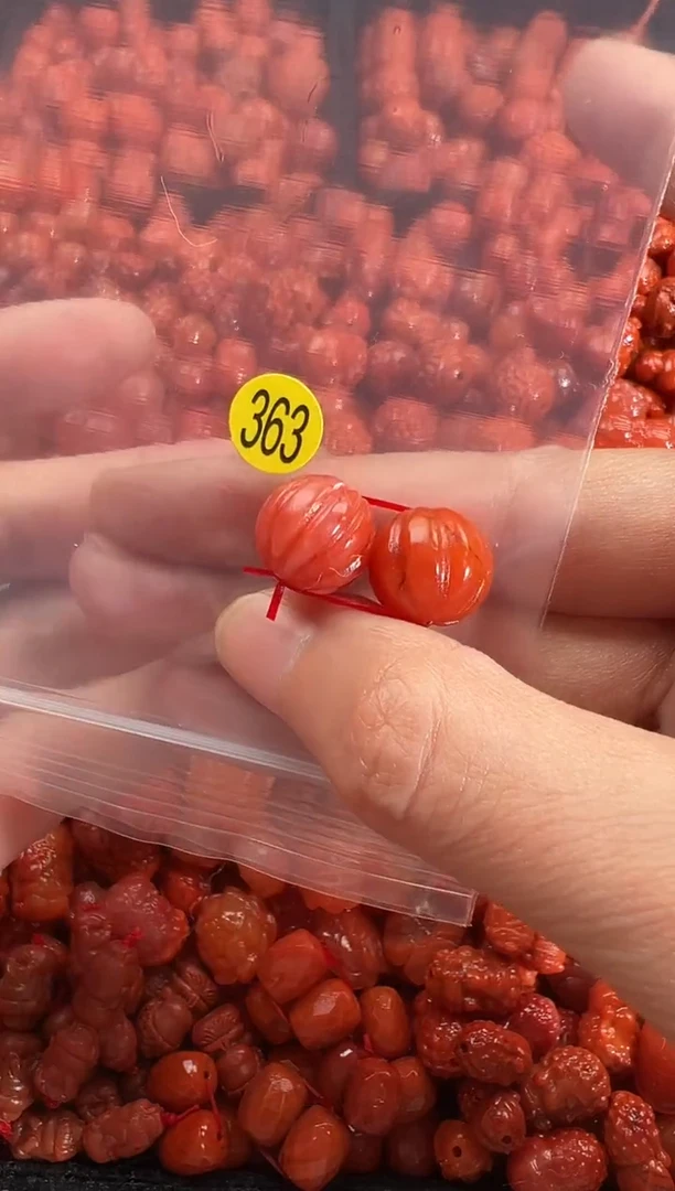 颈饰未镶嵌南红玛瑙1