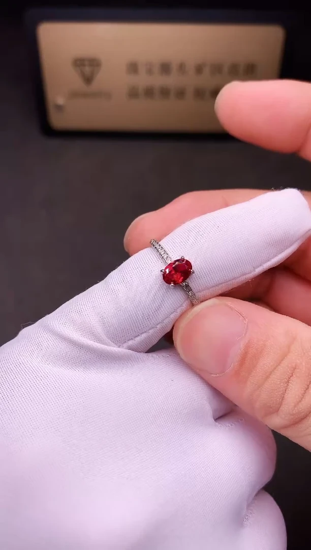 银S925镶嵌戒指红宝石······