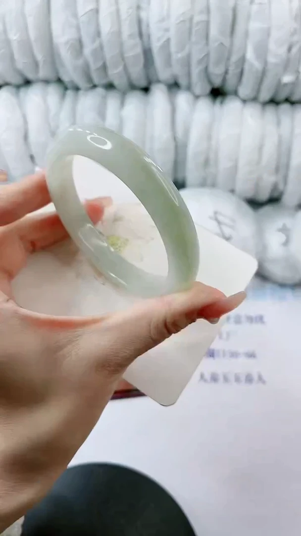 【闪购商品】石英质玉手镯未镶嵌0900836294-多样性发货