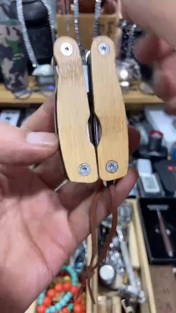 瓷片闪购商品  如图所示