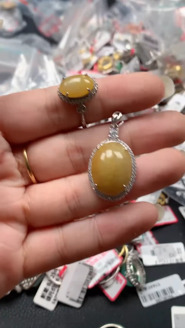 翡翠戒指银S925镶嵌天然A货缅甸翡翠