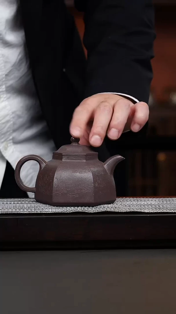 天青刻绘六方金钟