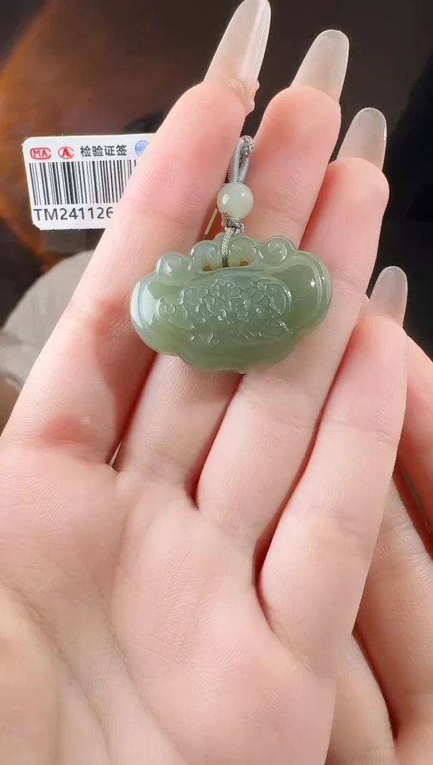 和田玉未镶嵌颈饰锁 无