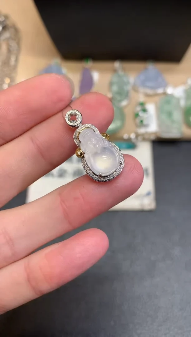 【闪购商品】翡翠颈饰18K金镶嵌财神爷【无服务费】