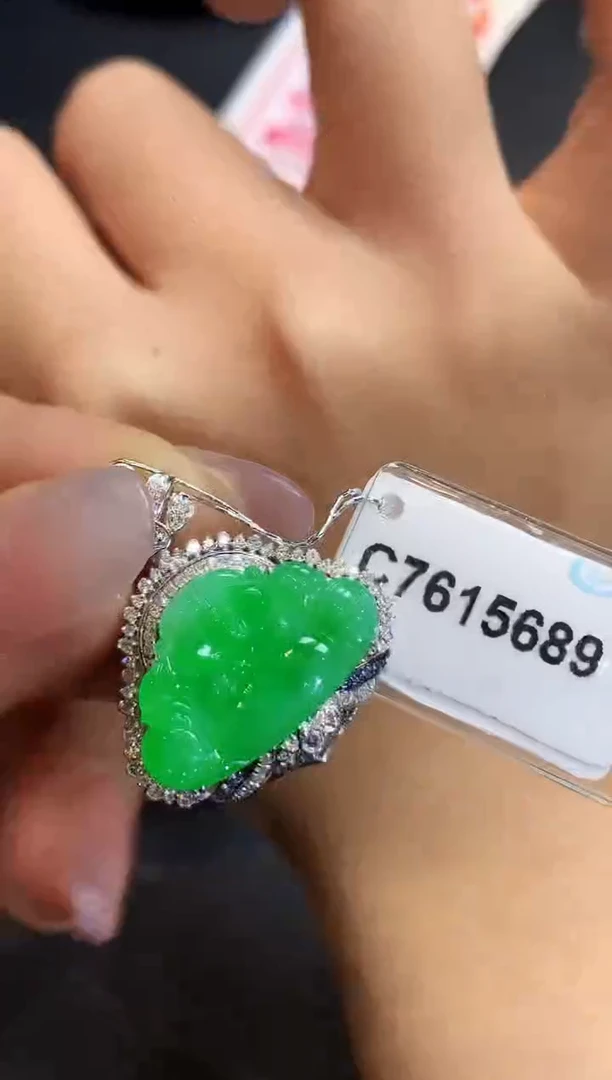 吊坠(不含链)18K金镶嵌翡翠多样性发其一