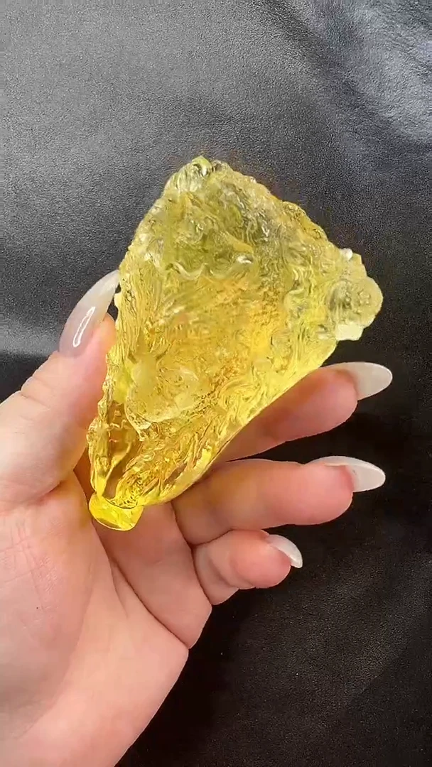 琥珀颈饰未镶嵌吊坠