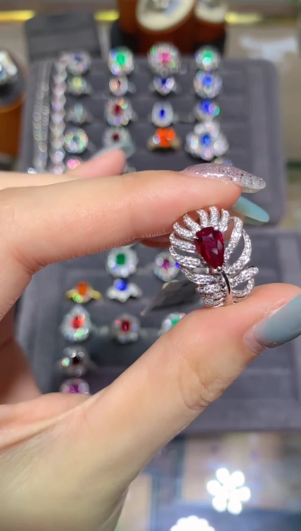 红宝石戒指18K金镶嵌1.03CT