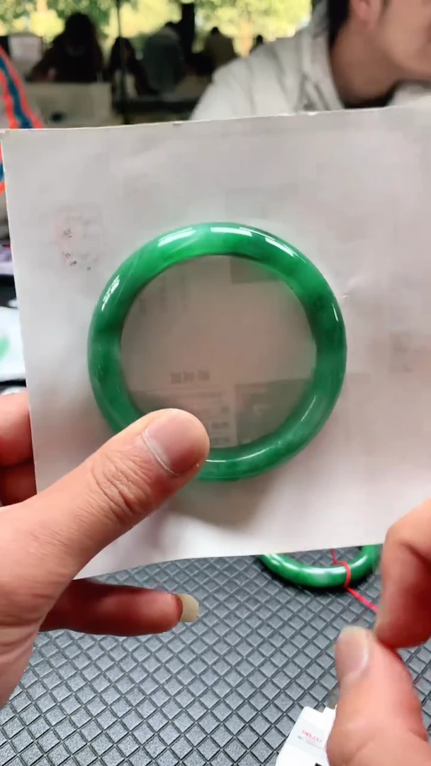 【闪购商品】石英质玉手镯未镶嵌冰飘花手镯