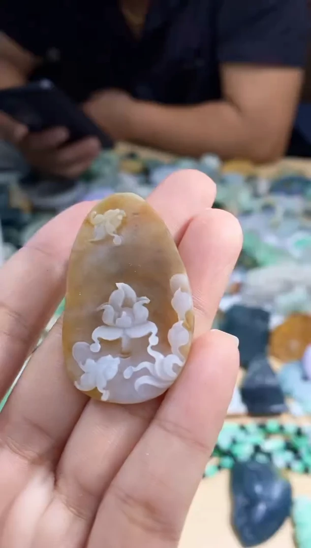 未镶嵌定制翡翠挂件