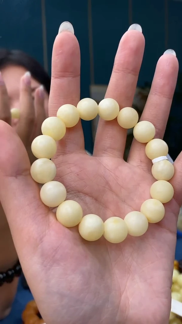 裸石琥珀未镶嵌1/4多样性发其一89