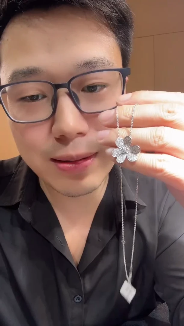 【闪购商品】钻石套链18K金镶嵌大三叶草套链TG