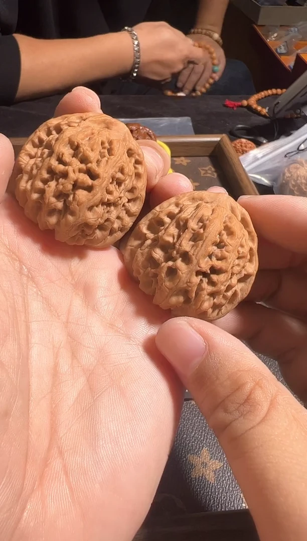 把件核桃40.4尺高炮南疆石