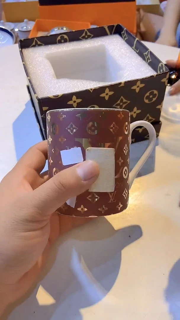 杯鸿辉家品牌瓷器，京东包邮！