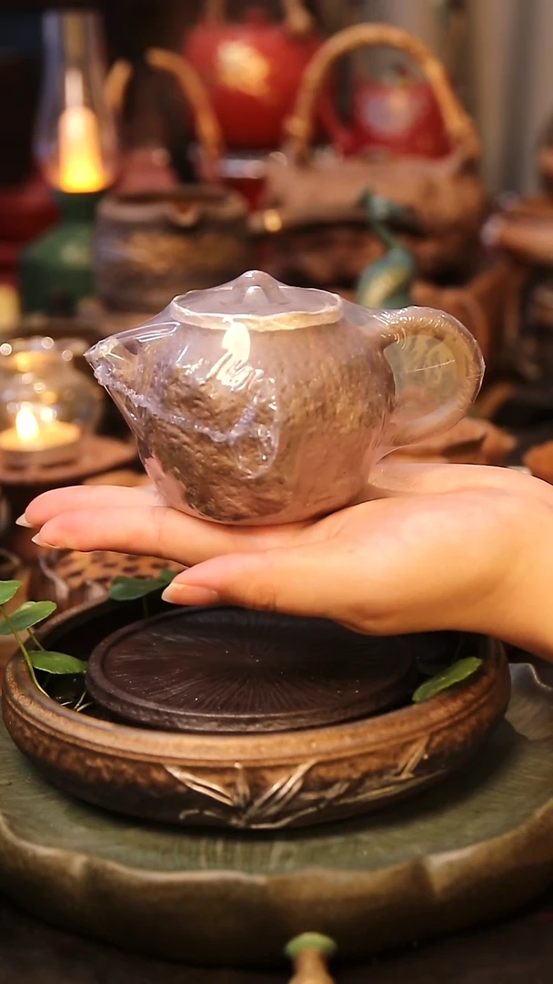 茶壶1个，不含壶承
