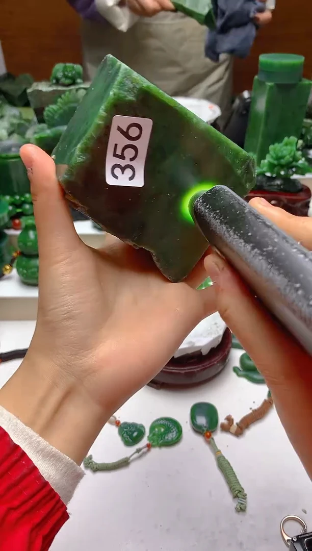 未镶嵌和田玉摆件1