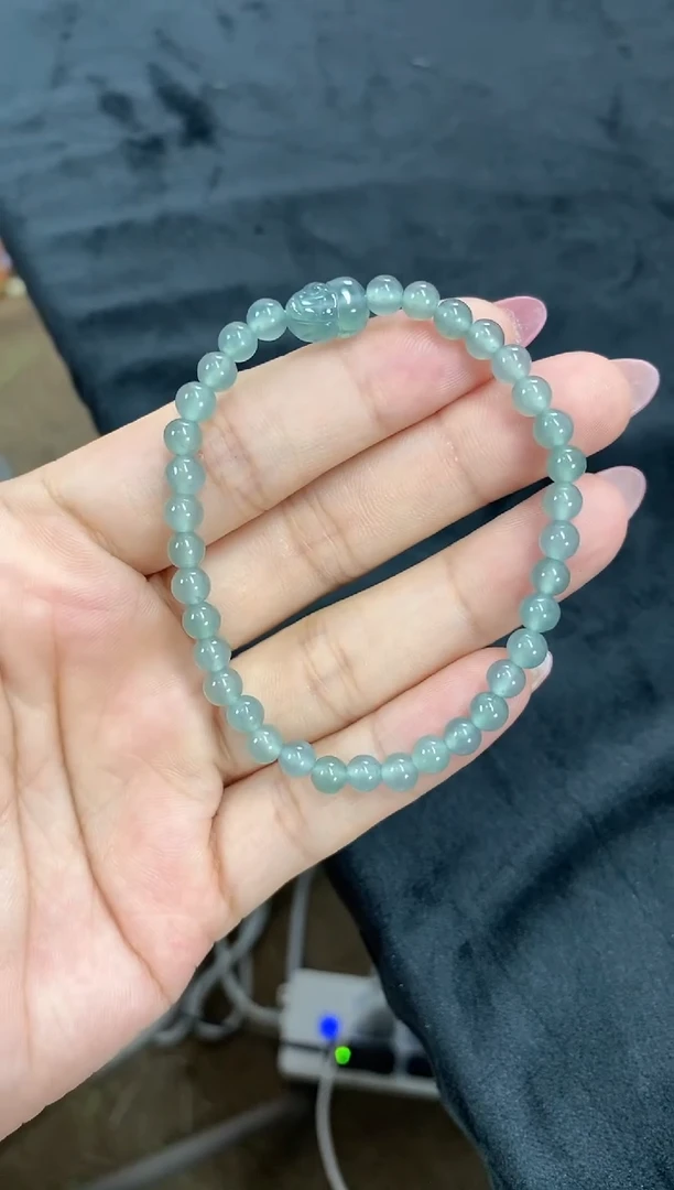 项链未镶嵌翡翠胡****?天然翡翠手链
