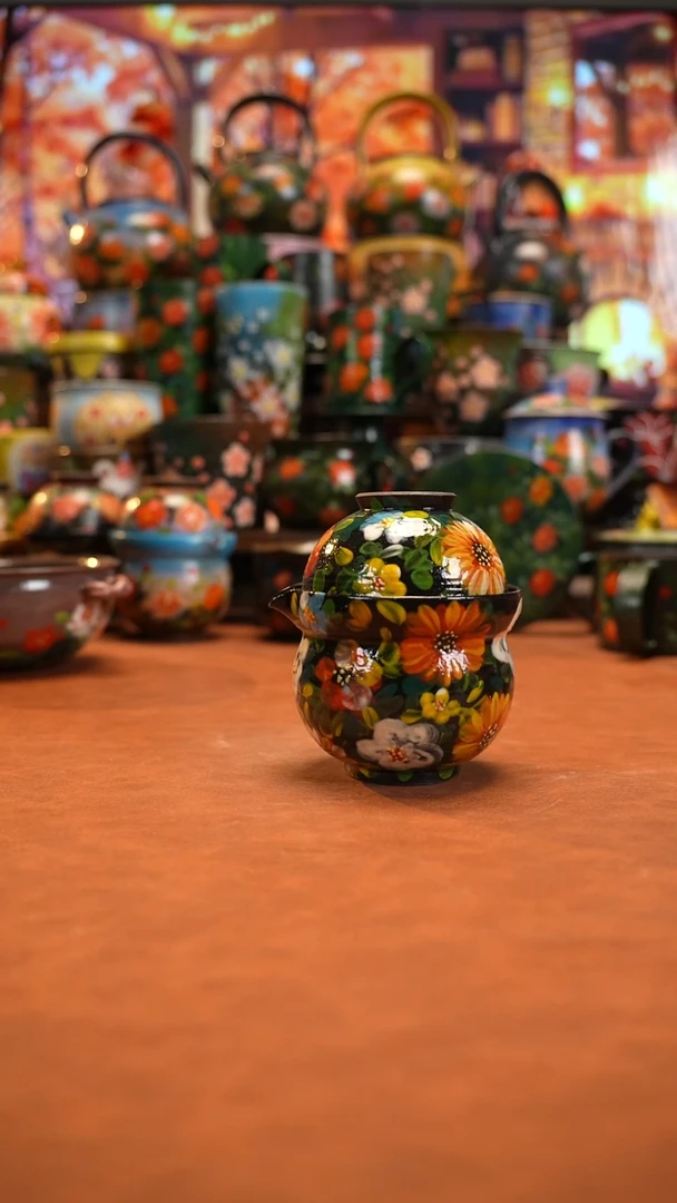 油画    釉下彩   宝瓶