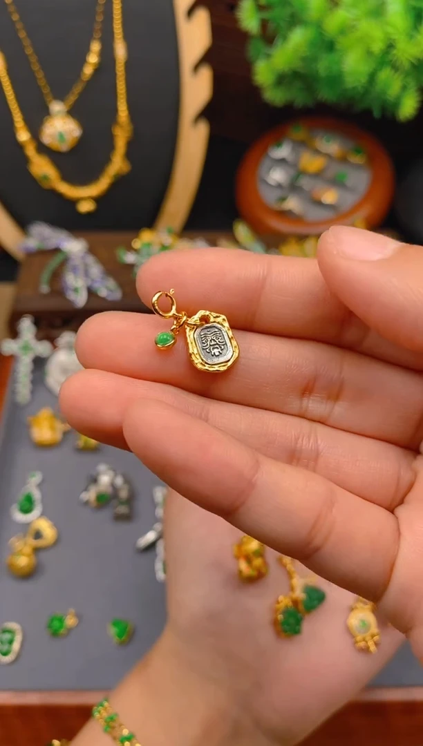 【闪购商品】翡翠吊坠(不含链)银S925镶嵌扎吉拉母