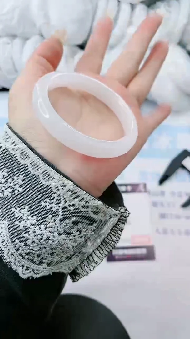 【闪购商品】石英质玉手镯未镶嵌多样性发货A666