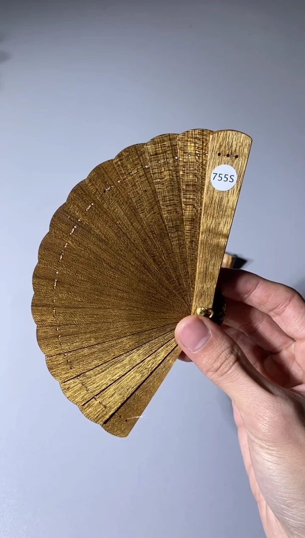 【闪购商品】金丝楠木雕755号10cm金丝楠木小叶桢楠掌中扇