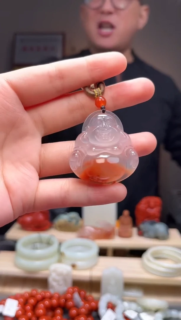 颈饰未镶嵌南红玛瑙吊坠