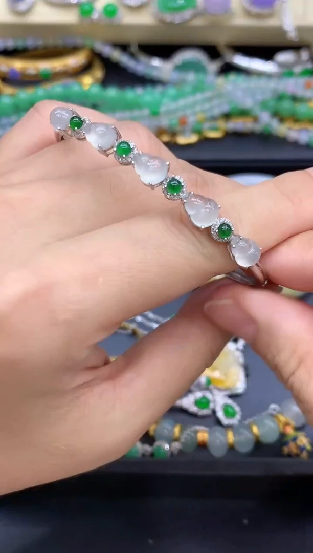 18K金镶嵌手镯翡翠562-中国好珍宝