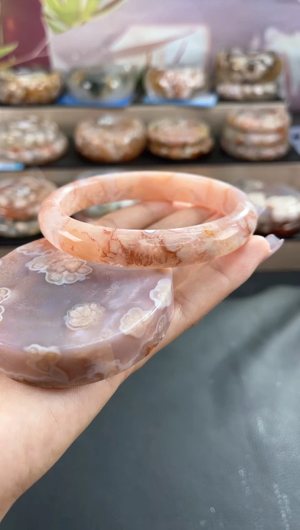 未镶嵌手镯石英质玉65