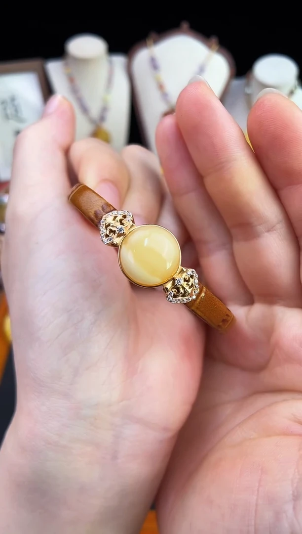 琥珀未镶嵌珠宝奇石柒月