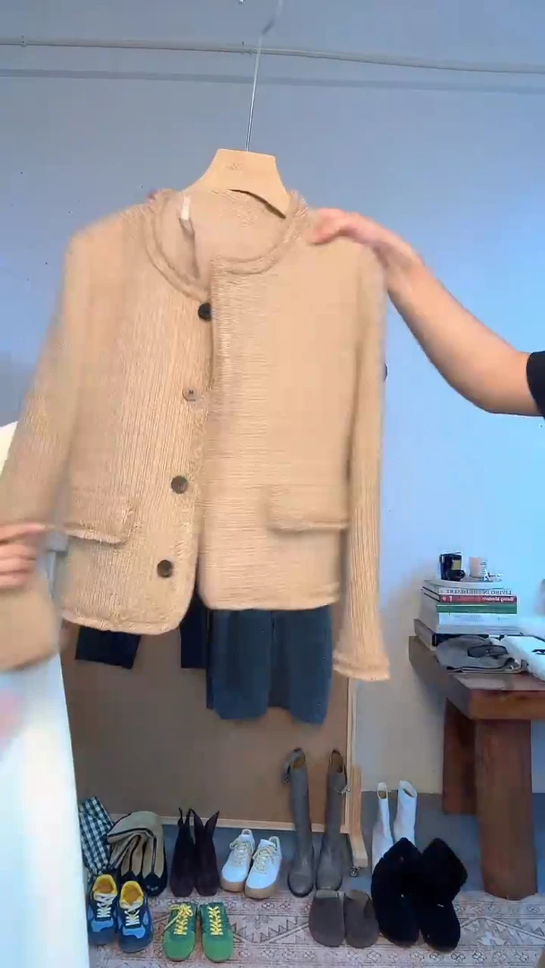 20251025 衣服衣服