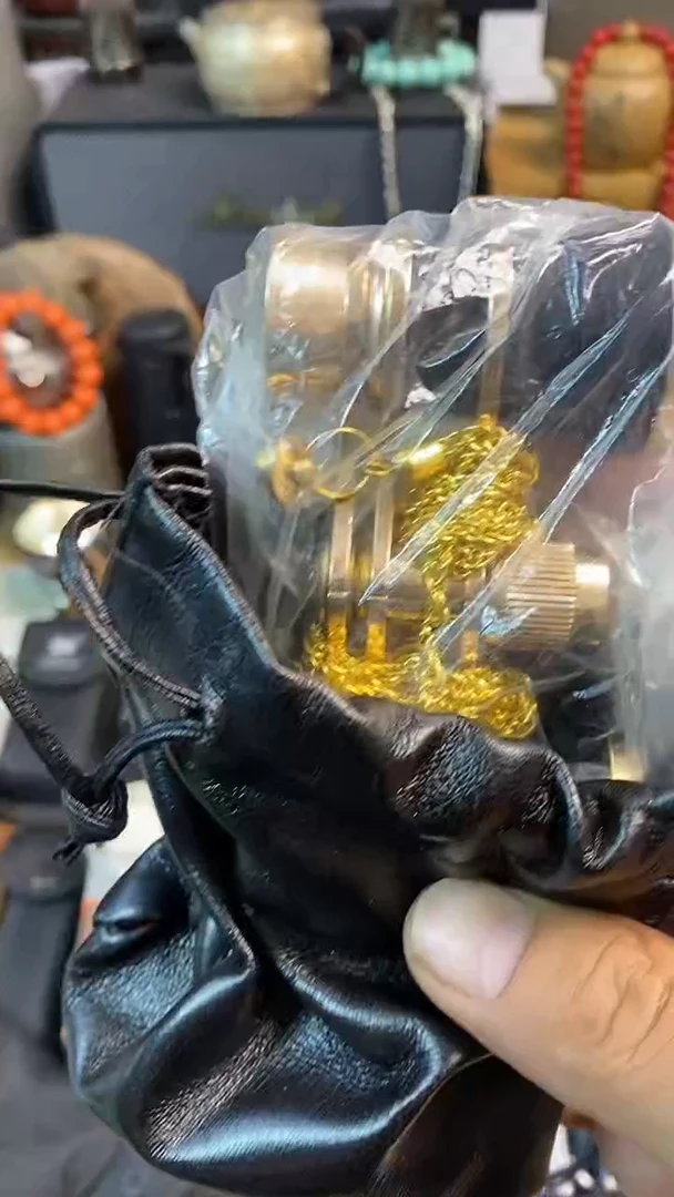 瓷片闪购商品，如图所示