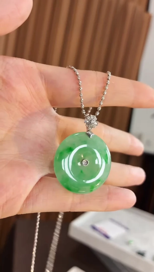 吊坠(不含链)18K金镶嵌翡翠吊坠