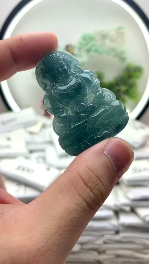 颈饰未镶嵌翡翠度母观音