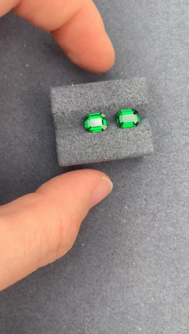 【闪购商品】石榴石裸石未镶嵌2ct 沙弗莱配对