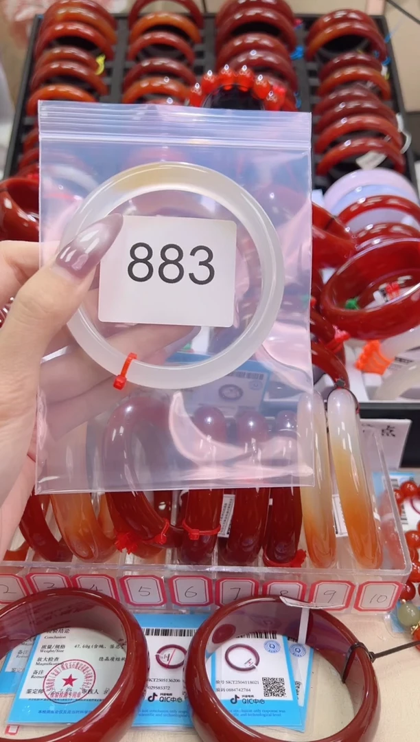 手镯玛瑙/玉髓未镶嵌64+圈口*B883